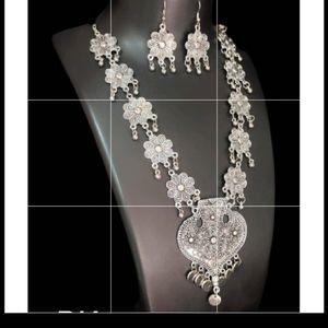 Necklace with earrings